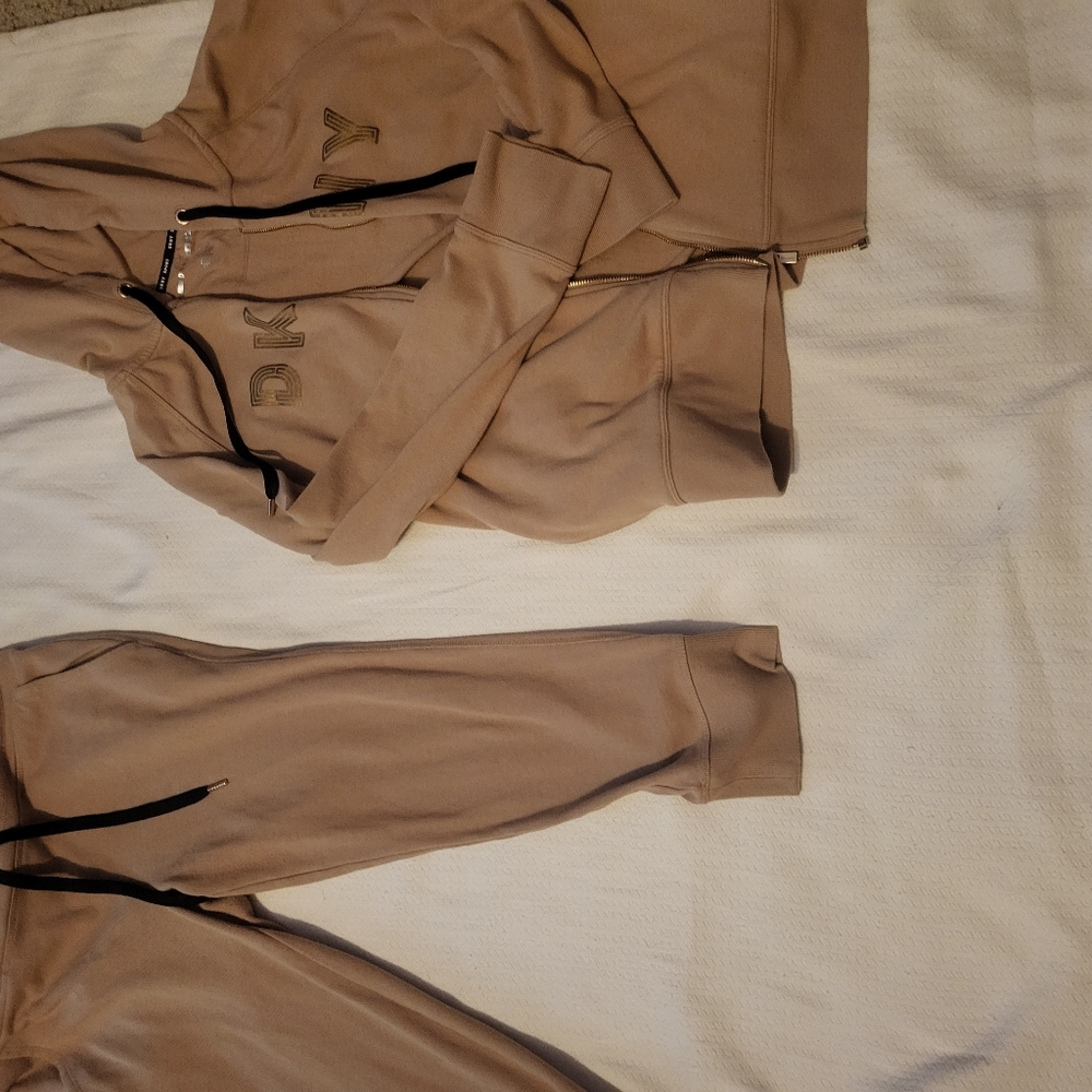 Dkny sweatpants and hoodie sz lg women's